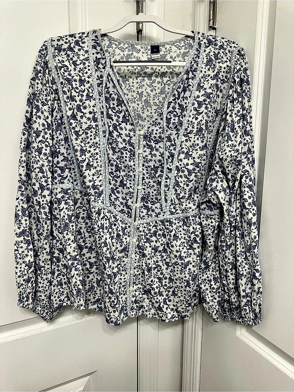 Old Navy Floral Blouse Blue & White 2XL Like New